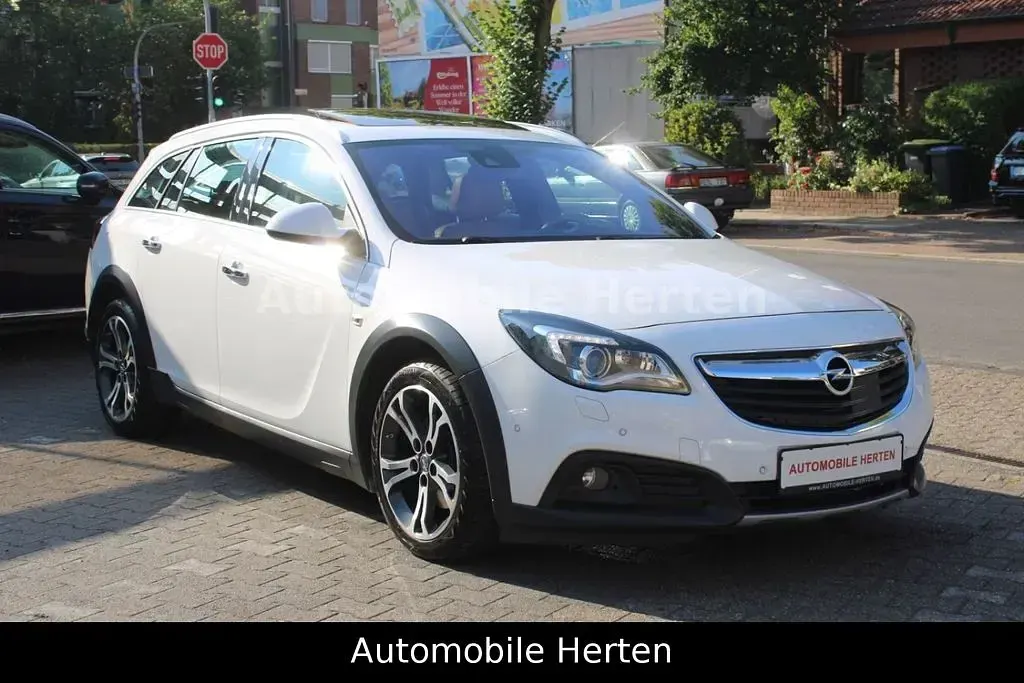 Gebraucht Opel Insignia Country Tourer 163 PS (119 kW) 2013 Weiß Kombi