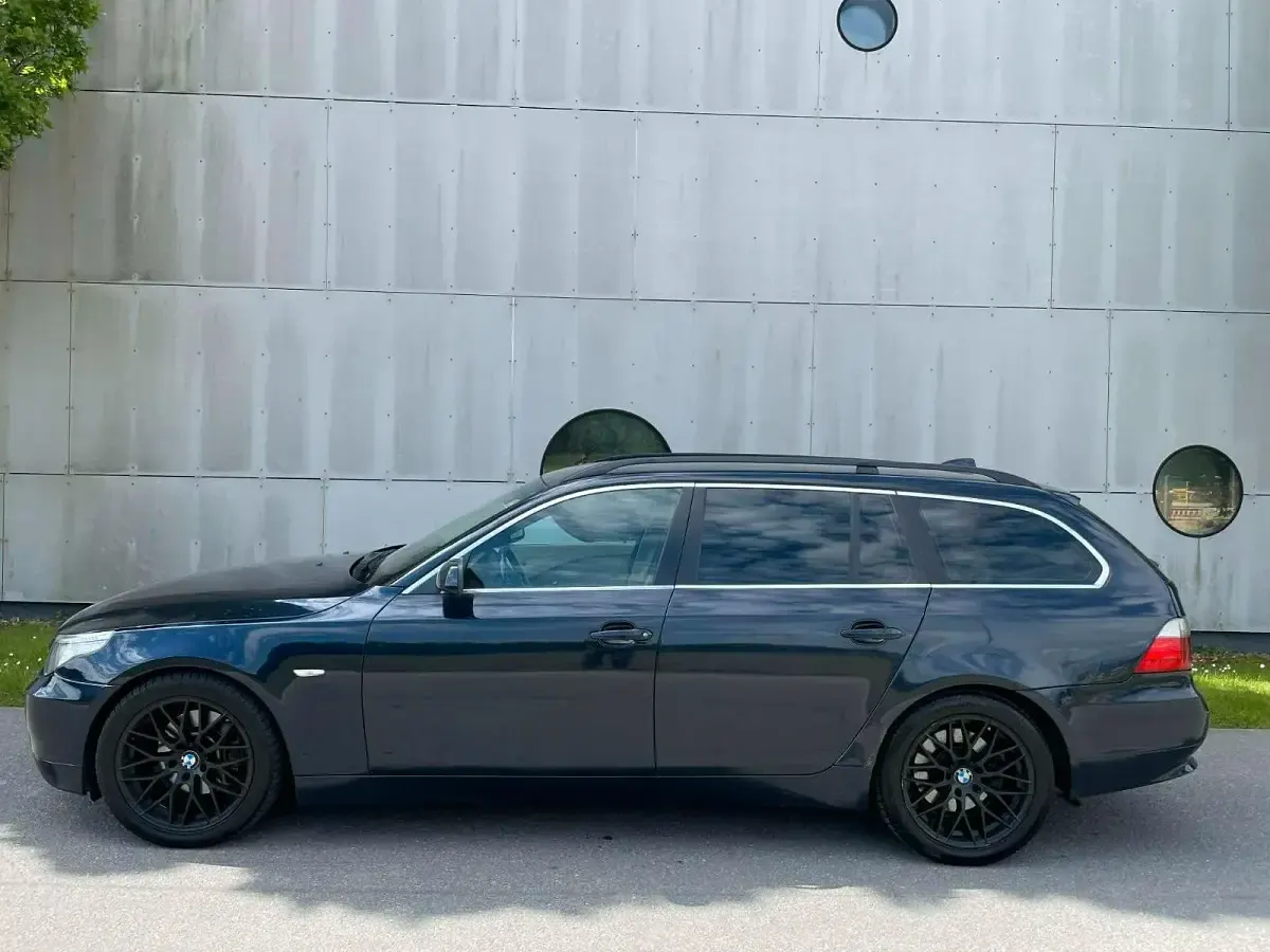 Gebraucht BMW 530 231 PS (169 kW) 2006 Blau Kombi