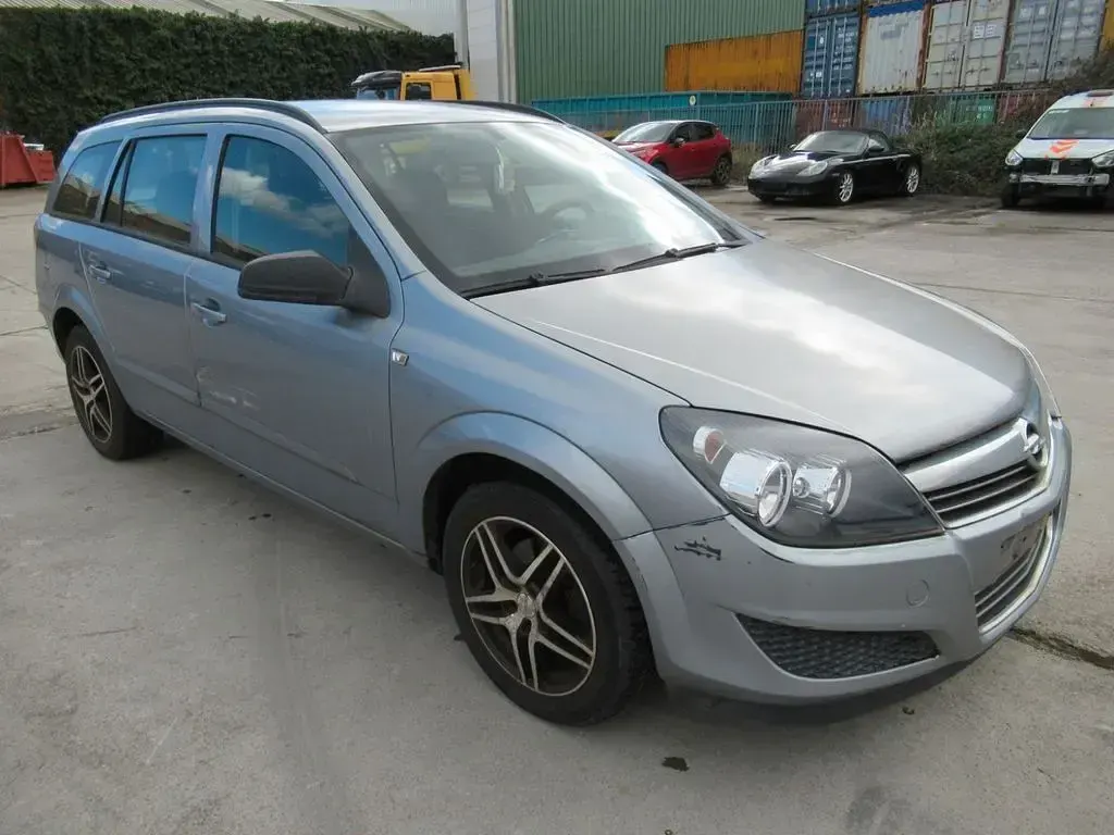 Usata Opel Astra 90 CV (66 kW) 2007 Argento Station wagon