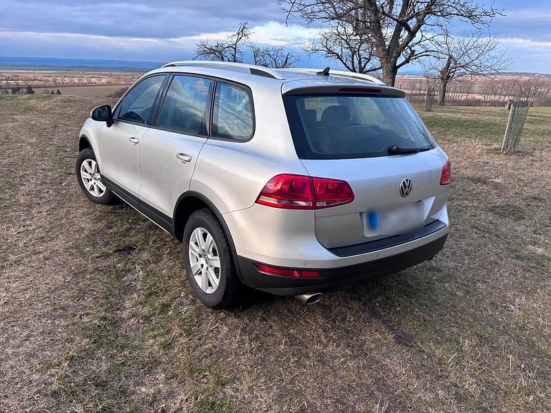 Gebraucht VW Touareg 245 PS (180 kW) 2014 Silber SUV
