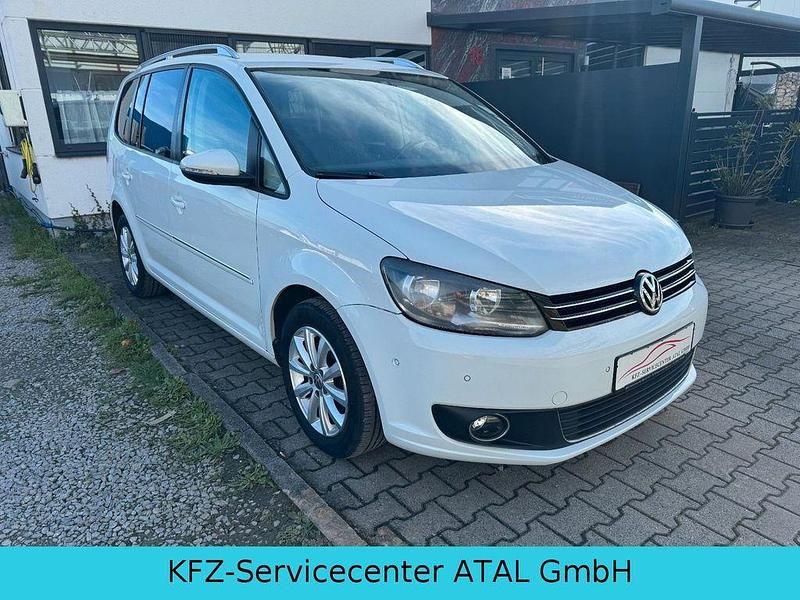 Weiß Gebraucht 2015 VW Touran Highline Van / Kleinbus | 14.250 € (Superpreis) - Bild 1/4