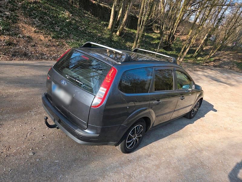 Gebraucht Ford Focus 101 PS (74 kW) 2006 Grau Kombi
