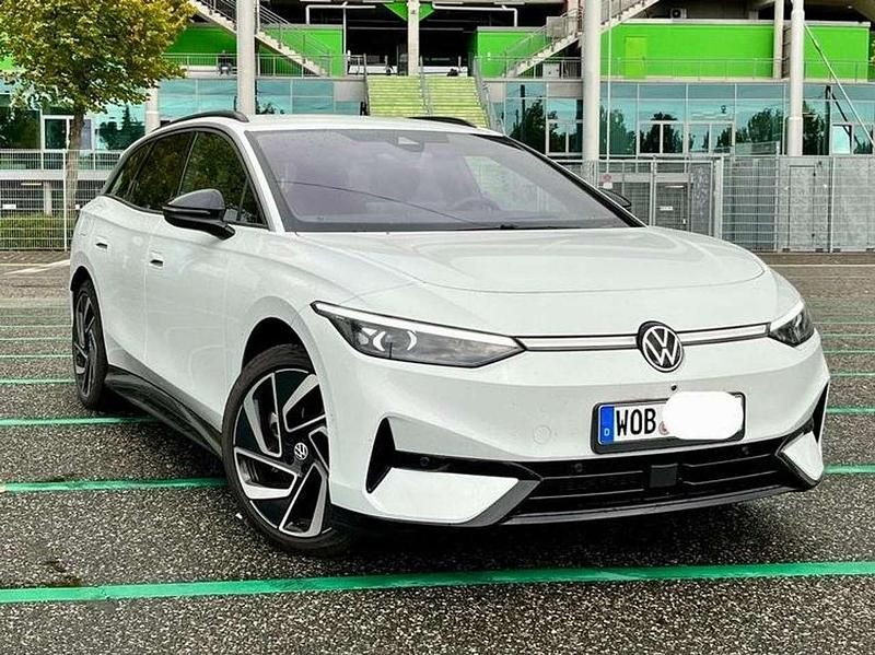 Weiß Gebraucht 2024 VW ID.7 Pro Kombi | 48.100 € (Etwas zu teuer) - Bild 1/4