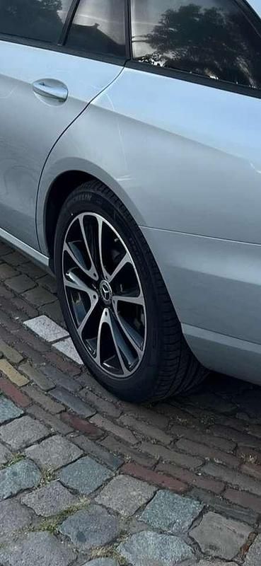 Silber Gebraucht 2023 Mercedes E300 Avantgarde Kombi | 38.800 € (Teuer) - Bild 1/4