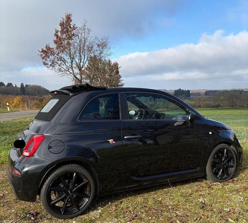 Schwarz Gebraucht 2023 Abarth 595C Cabrio | 21.300 € (Superpreis) - Bild 1/4