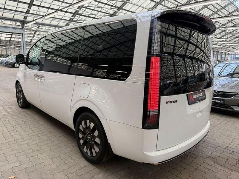 Gebraucht Hyundai Staria Signature 177 PS (130 kW) 2022 Weiß Van / Kleinbus