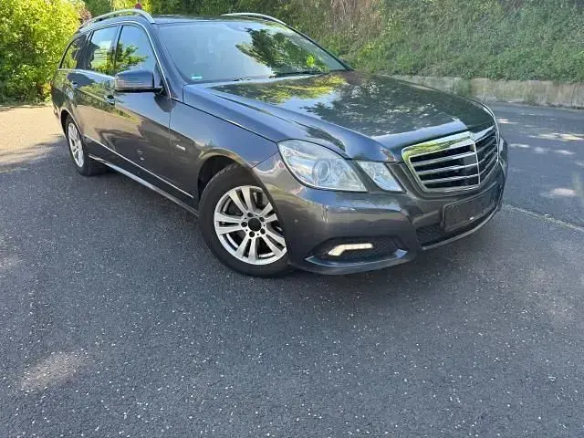 Usata Mercedes E350 231 CV (169 kW) 2009 Grigio Station wagon