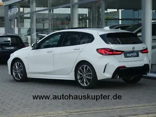 Gebraucht BMW 120 M Sport 178 PS (130 kW) 2024 Weiß Limousine