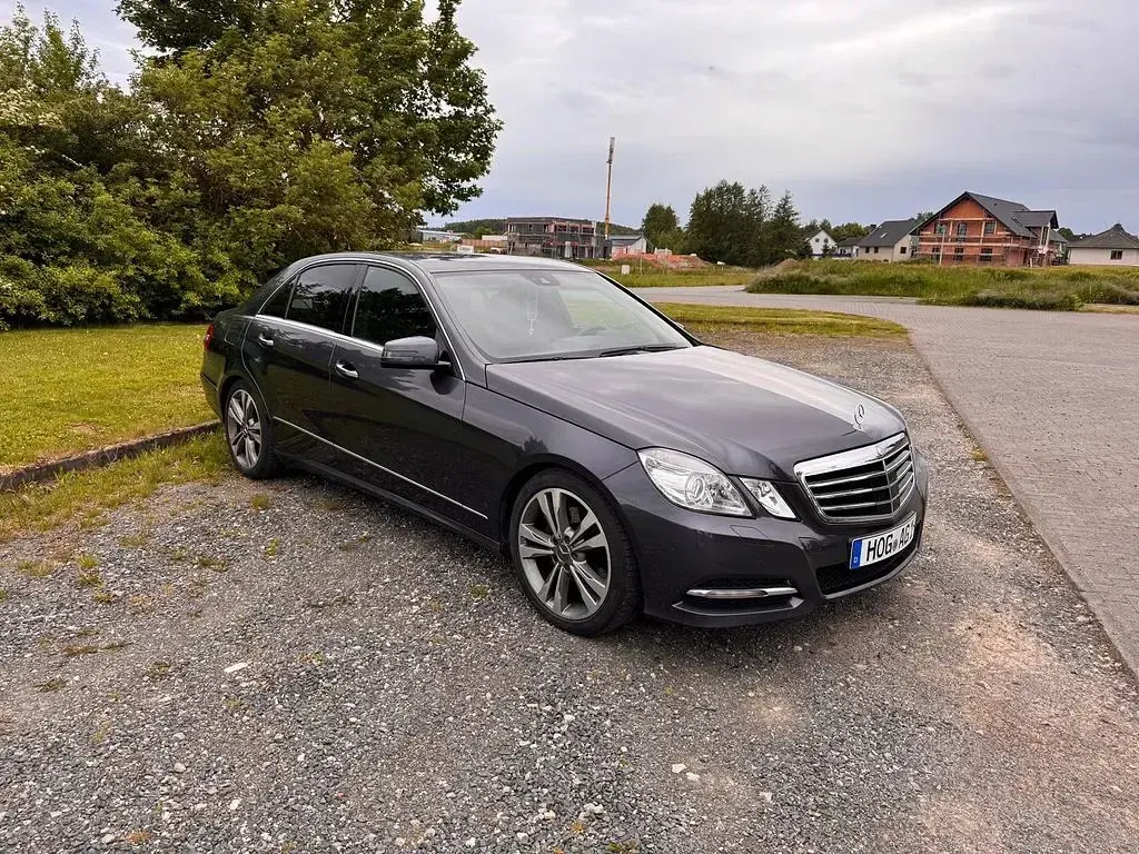 Gebraucht Mercedes E350 Avantgarde 292 PS (214 kW) 2009 Grau Limousine