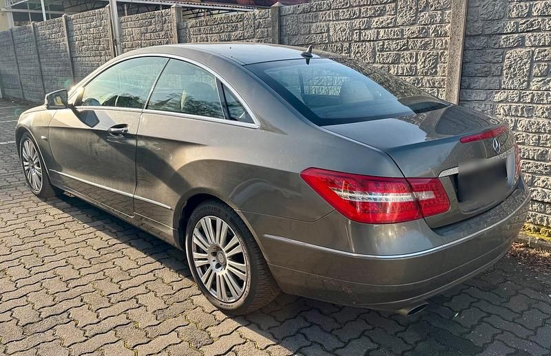 Gebraucht Mercedes E200 184 PS (135 kW) 2010 Coupé