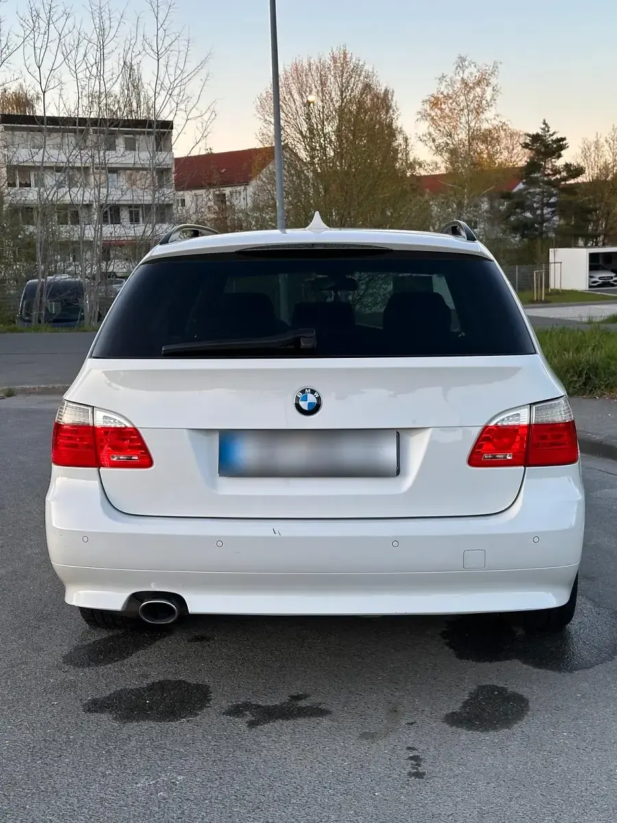 Gebraucht BMW 520 177 PS (130 kW) 2009 Weiß Kombi