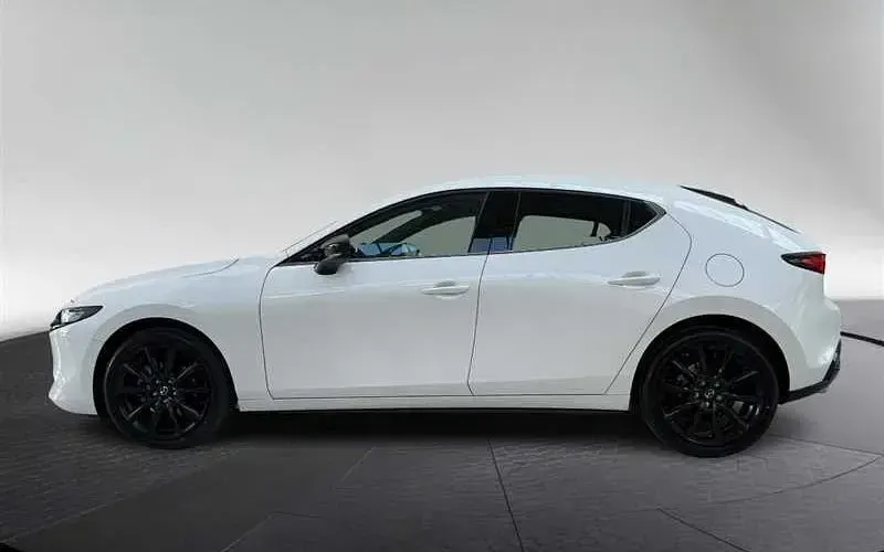 Neu Mazda 3 Homura-Line 140 PS (102 kW) 2025 Weiß Limousine