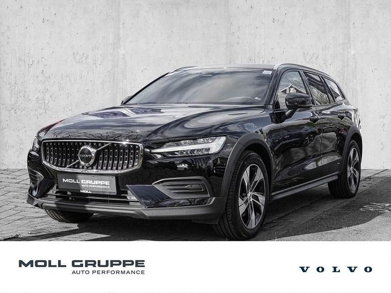 Gebraucht Volvo V60 CC Plus 197 PS (144 kW) 2023 Black solid ´stone´ / solid Kombi