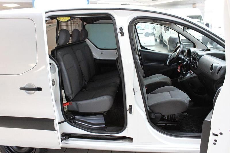 Gebraucht Peugeot Partner 99 PS (72 kW) 2016 Silber Van / Kleinbus