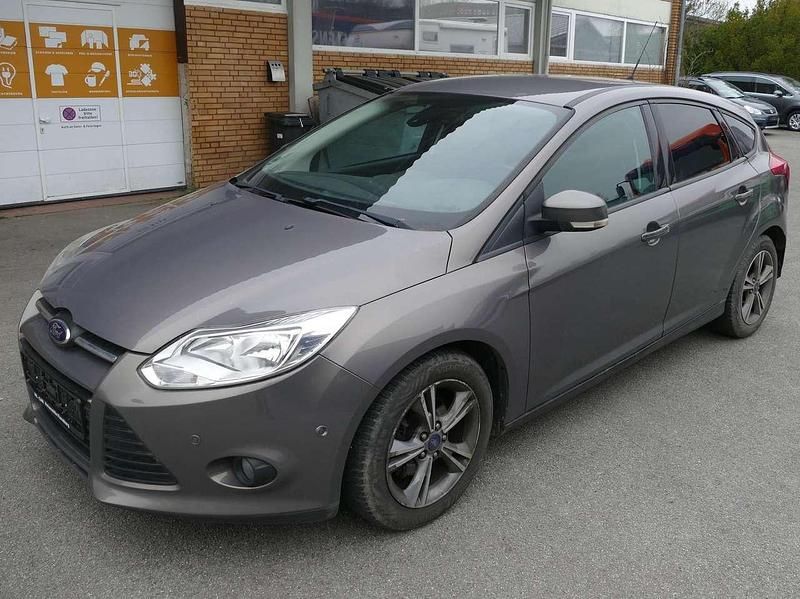Gebraucht Ford Focus 116 PS (85 kW) 2014 Braun Limousine