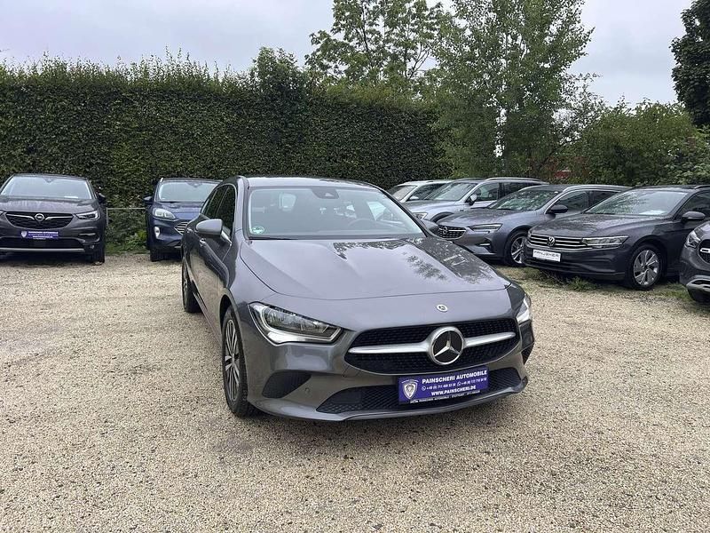 Mountaingrau Gebraucht 2023 Mercedes CLA200 Shooting Brake Kombi | 23.499 € (Superpreis) - Bild 1/4