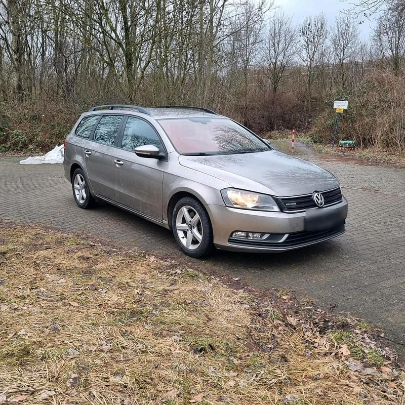 Gebraucht VW Passat 105 PS (77 kW) 2013 Gold Kombi