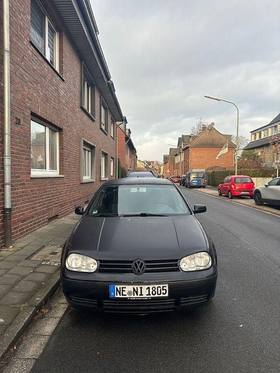 Schwarz Gebraucht 2002 VW Golf Edition Limousine | 1.500 € (Guter Preis) - Bild 1/4