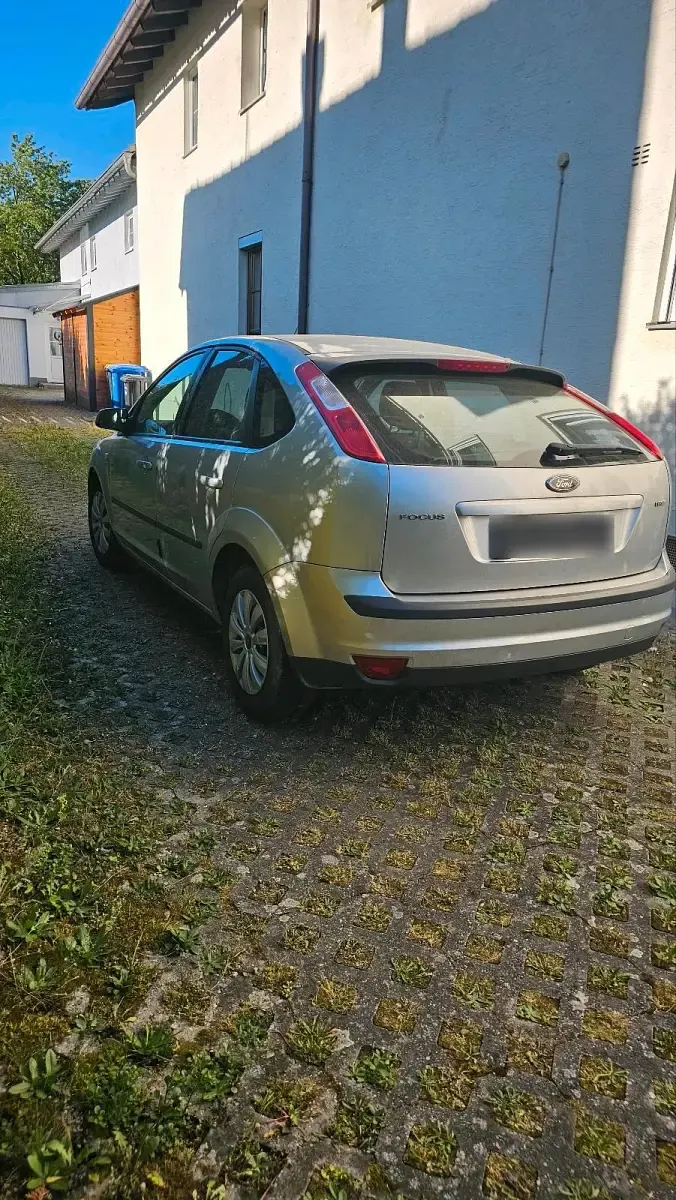 Gebraucht Ford Focus 110 PS (80 kW) 2007 Grau Limousine