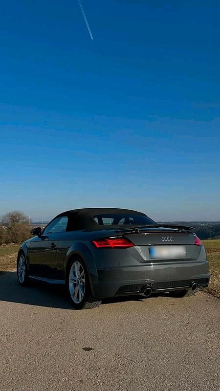 Gebraucht Audi TT 245 PS (180 kW) 2019 Grau Cabrio
