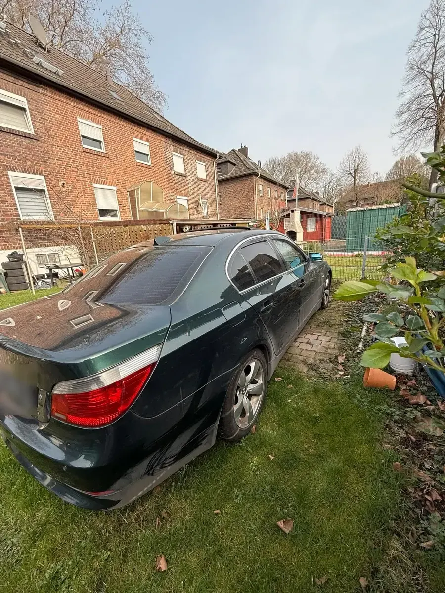 Gebraucht BMW 525 218 PS (160 kW) 2005 Grün Limousine
