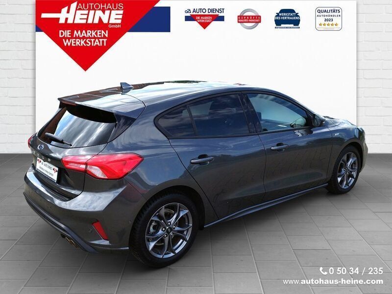Gebraucht Ford Focus ST-Line 125 PS (91 kW) 2021 Grau Limousine