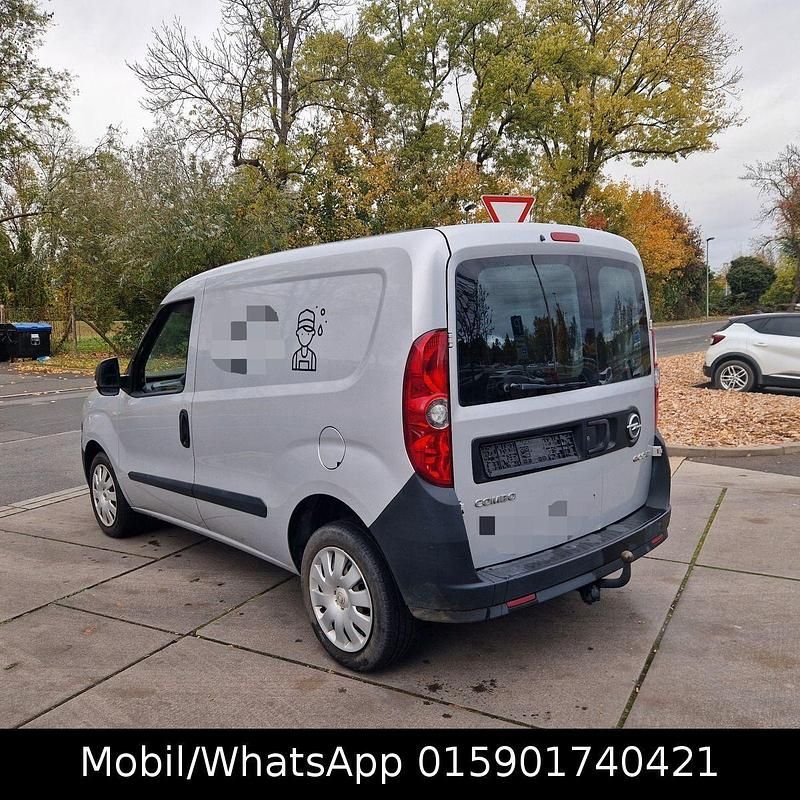 Gebraucht Opel Combo 90 PS (66 kW) 2016 Silber Van / Kleinbus