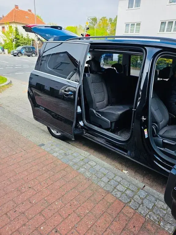 Gebraucht VW Sharan Highline 150 PS (110 kW) 2018 Schwarz Van / Kleinbus