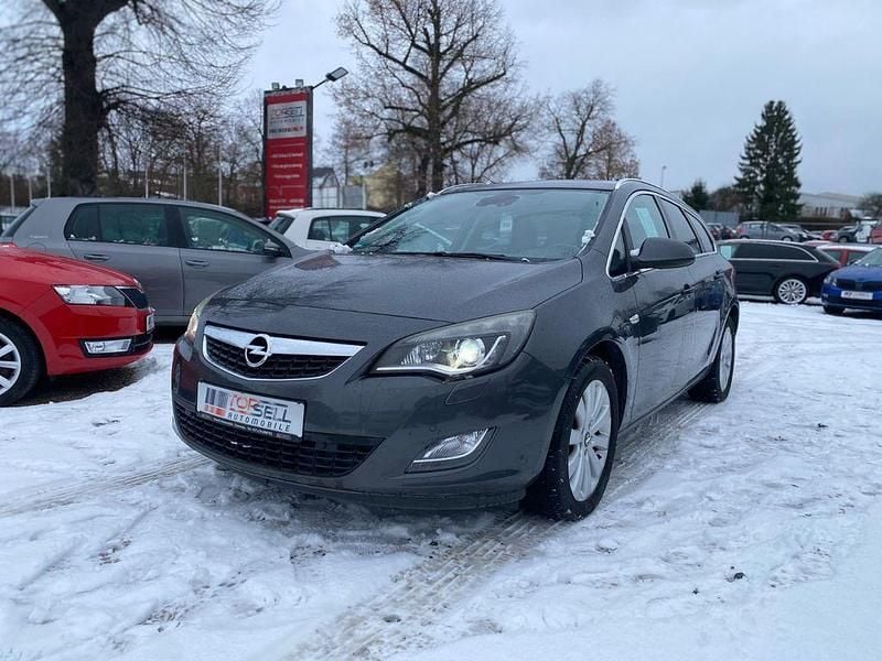 Gebraucht Opel Astra Innovation 179 PS (131 kW) 2011 Grau Kombi