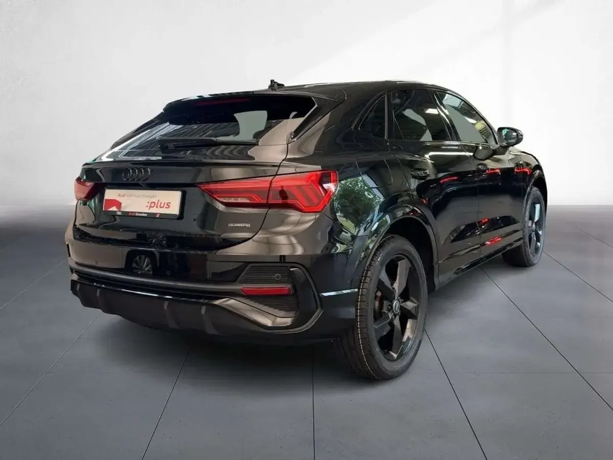 Gebraucht Audi Q3 S-Line 200 PS (147 kW) 2023 Mythosschwarz metallic SUV
