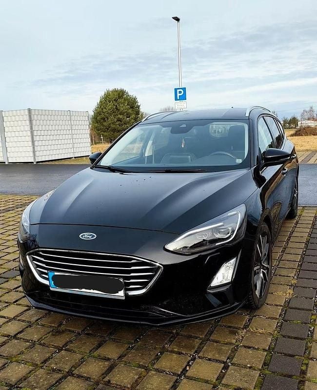 Schwarz Gebraucht 2019 Ford Focus Titanium Kombi | 14.400 € (Guter Preis) - Bild 1/4