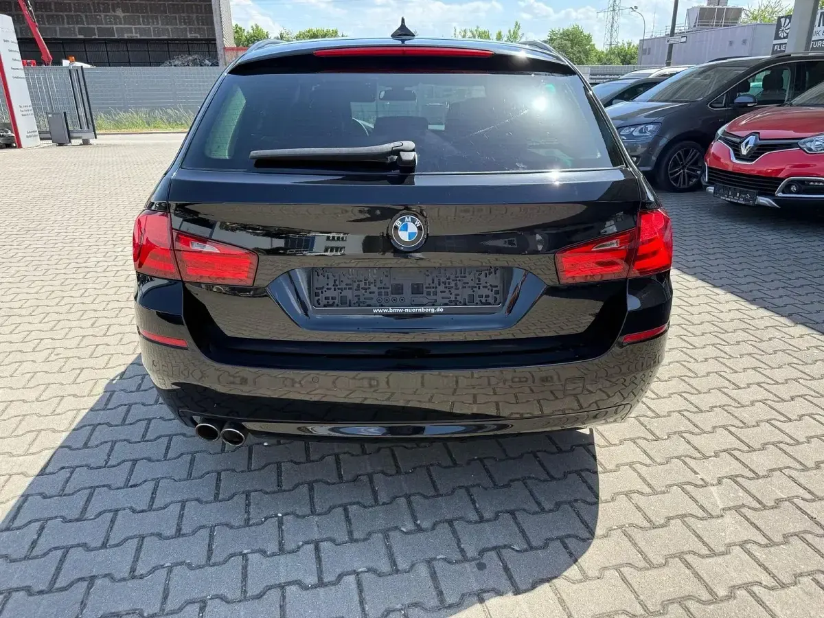 Gebraucht BMW 520 184 PS (135 kW) 2012 Schwarz Kombi