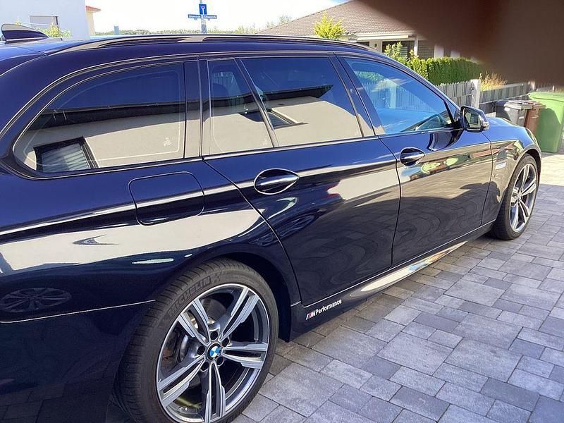 Gebraucht BMW 530 M Sport 258 PS (189 kW) 2016 Schwarz Kombi