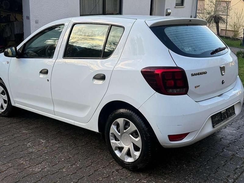 Gebraucht Dacia Sandero 75 PS (55 kW) 2017 Weiß Limousine