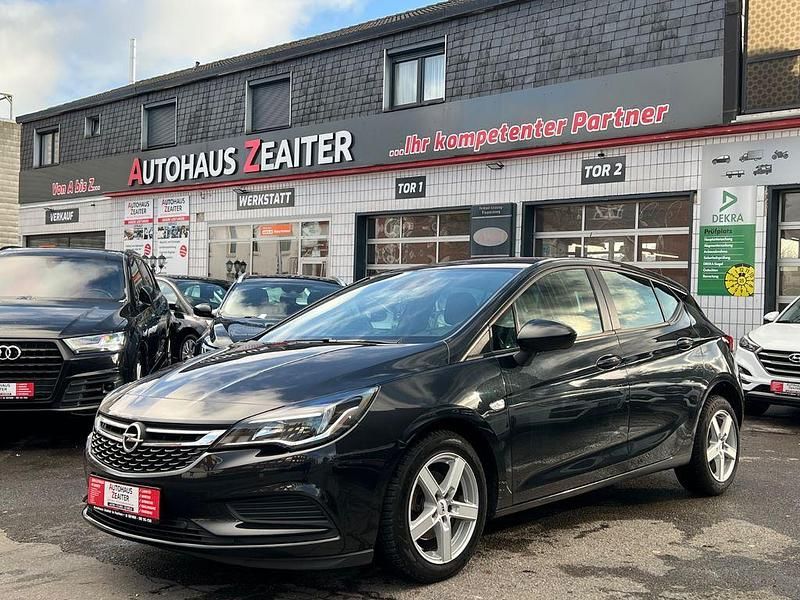 Schwarz Gebraucht 2016 Opel Astra Edition Limousine | 6.650 € (Guter Preis) - Bild 1/3