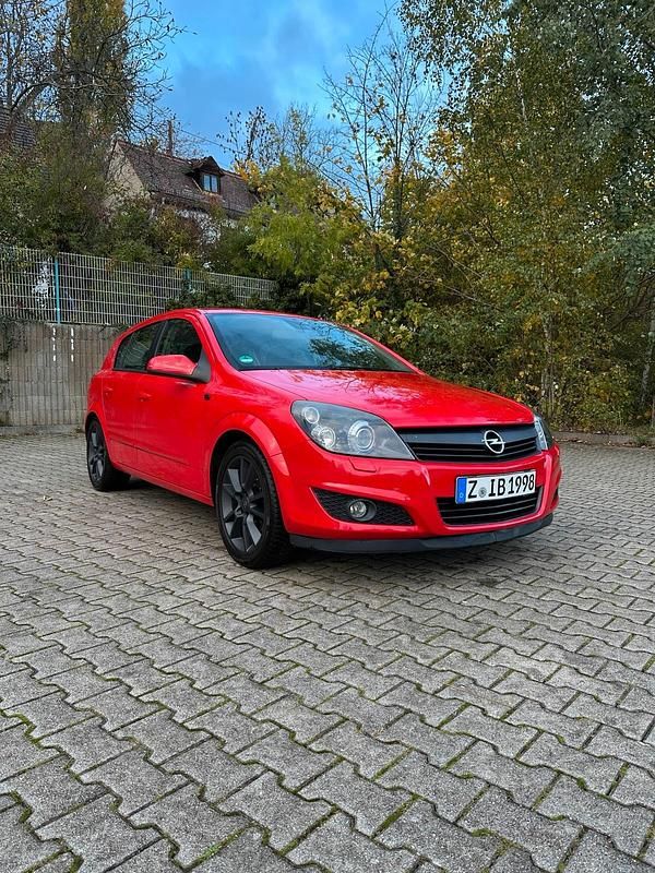 Rot Gebraucht 2008 Opel Astra Limousine | 2.500 € (Guter Preis) - Bild 1/4