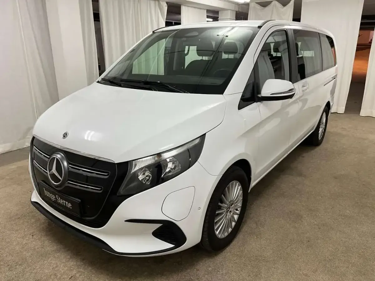 Gebraucht Mercedes EQV250 Long 150 kW (204 PS) 2024 Arktikweiss Van / Kleinbus