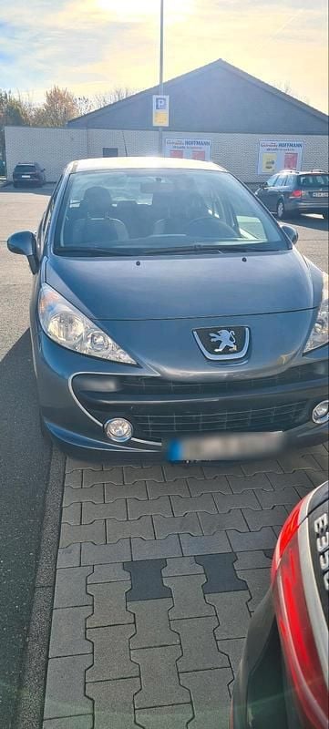 Grau Gebraucht 2009 Peugeot 207 Kleinwagen | 2.250 € (Guter Preis) - Bild 1/4