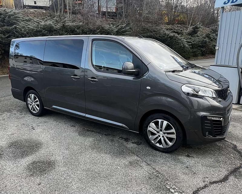 Gebraucht Peugeot Traveller Allure 177 PS (130 kW) 2020 Grau Van / Kleinbus