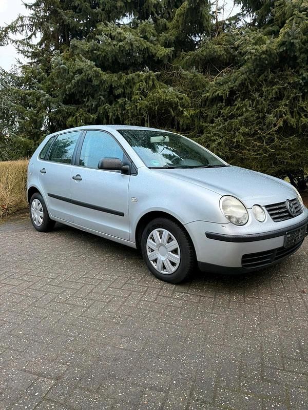 Gebraucht VW Polo 63 PS (46 kW) 2002 Silber Kleinwagen