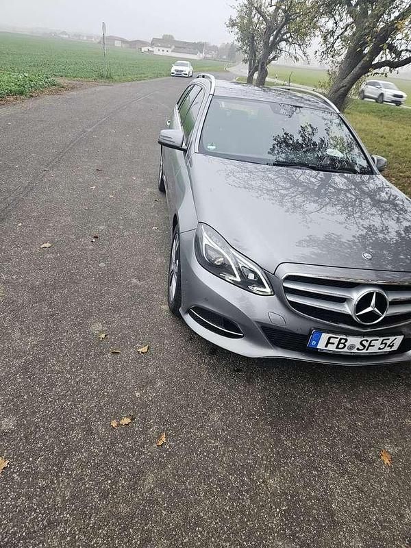 Gebraucht Mercedes E220 Avantgarde 170 PS (125 kW) 2015 Kombi