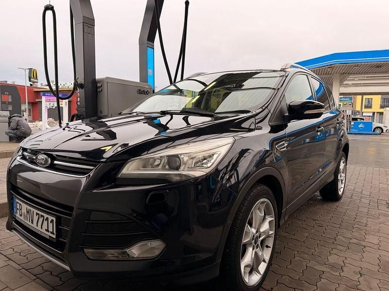 Gebraucht Ford Kuga Titanium 163 PS (119 kW) 2013 Schwarz SUV