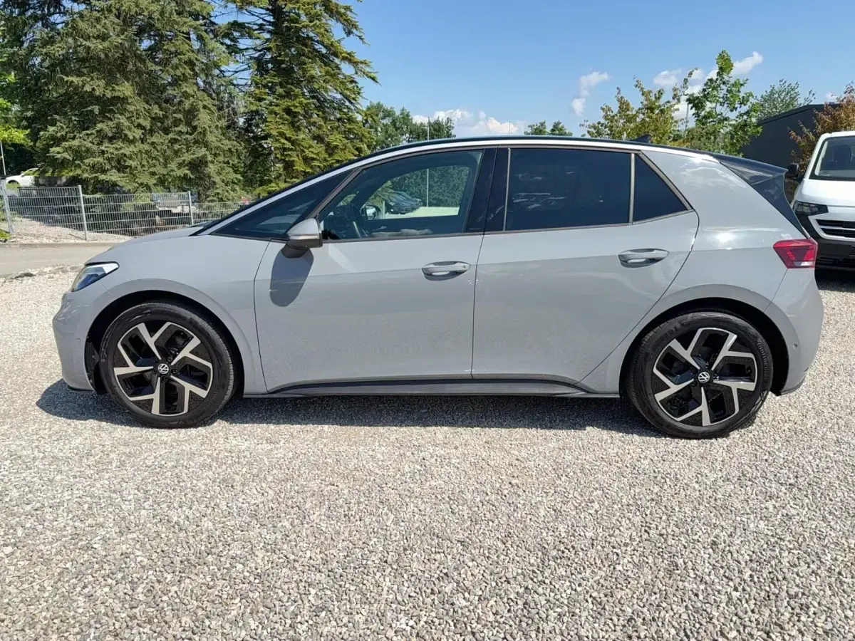 Gebraucht VW ID.3 Pro 150 kW (204 PS) 2024 Grau Kleinwagen