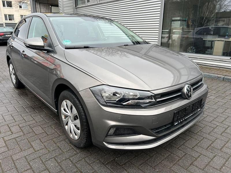 Gebraucht VW Polo Comfortline 95 PS (69 kW) 2019 Limestone grey Limousine