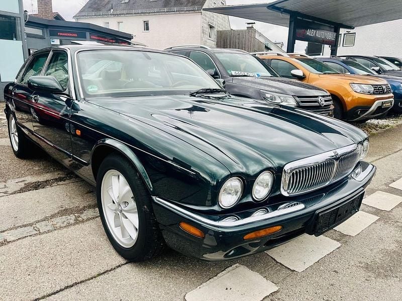 Grün Gebraucht 2000 Jaguar XJ Sovereign Limousine | 9.900 € (Guter Preis) - Bild 1/4