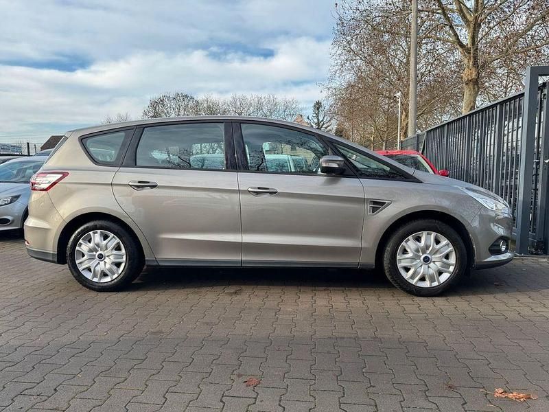 Gebraucht Ford S-MAX S 160 PS (117 kW) 2016 Gold Van / Kleinbus