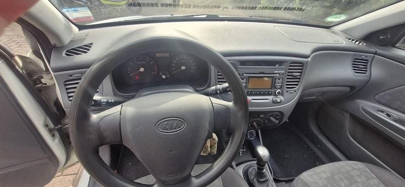 Second-hand Kia Rio 97 CP (71 kW) 2009 Alb Hatchback
