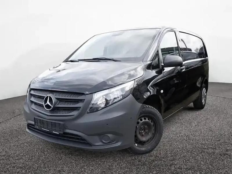 Gebraucht Mercedes Vito 163 PS (119 kW) 2021 Obsidianschwarz metallic Van