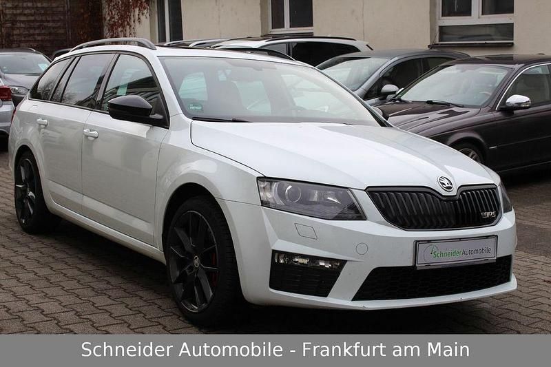 Gebraucht Skoda Octavia 220 PS (161 kW) 2015 Weiß Kleinwagen