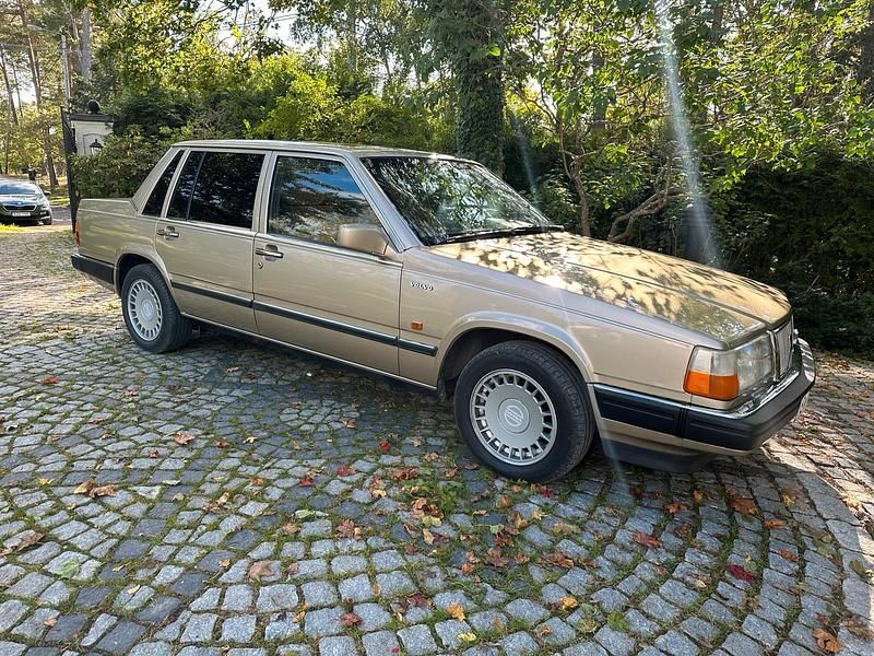 Gold Gebraucht 1989 Volvo 760 Limousine | 8.000 € - Bild 1/4